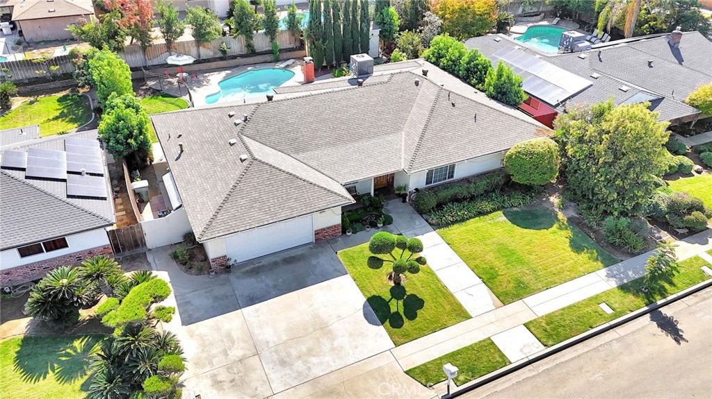 3077 W Robinwood Ln, Fresno, CA 93711