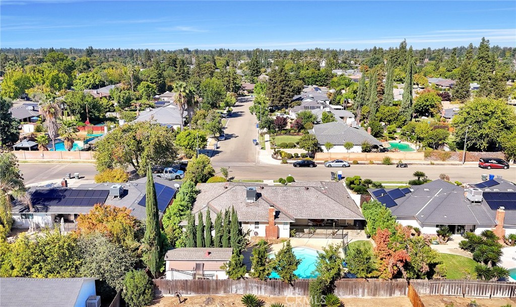 3077 W Robinwood Ln, Fresno, CA 93711