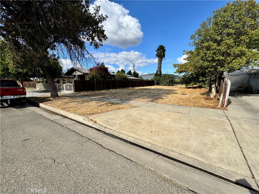 919 W 14th, Merced, CA 95340