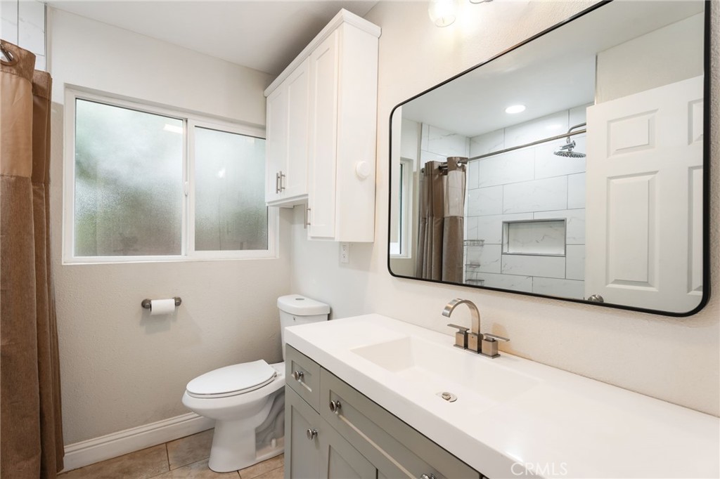 818 W Peralta, Fresno, CA 93705