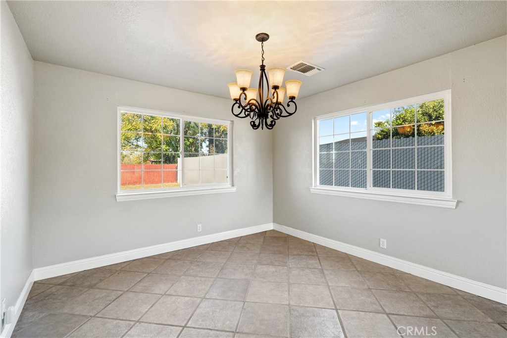 1077 Pecan, Madera, CA 93637