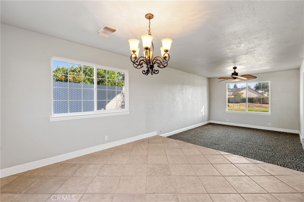 1077 Pecan, Madera, CA 93637