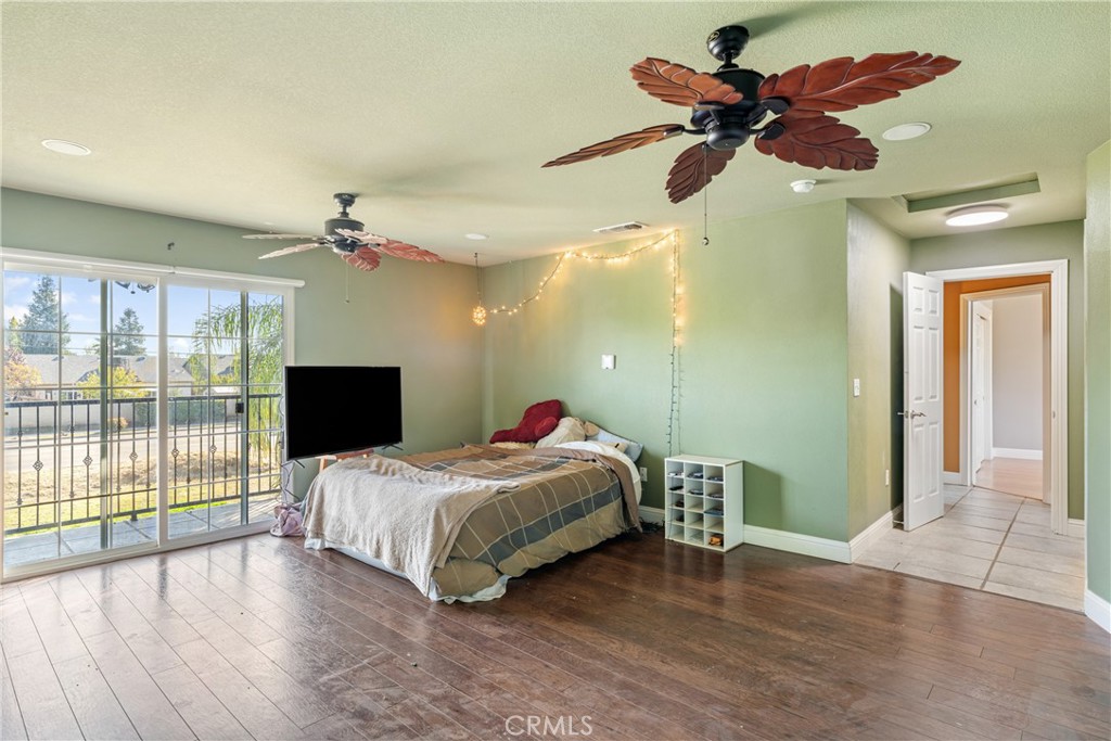 1077 Pecan, Madera, CA 93637