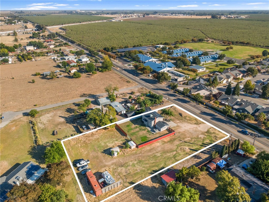 1077 Pecan, Madera, CA 93637