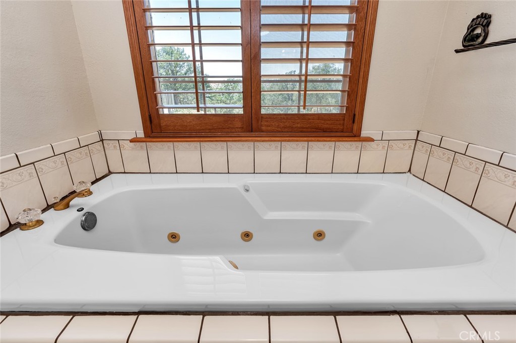 42802 Woodmar Dr, Coarsegold, CA 93614