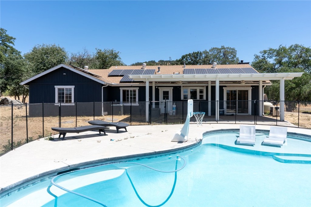 42802 Woodmar Dr, Coarsegold, CA 93614