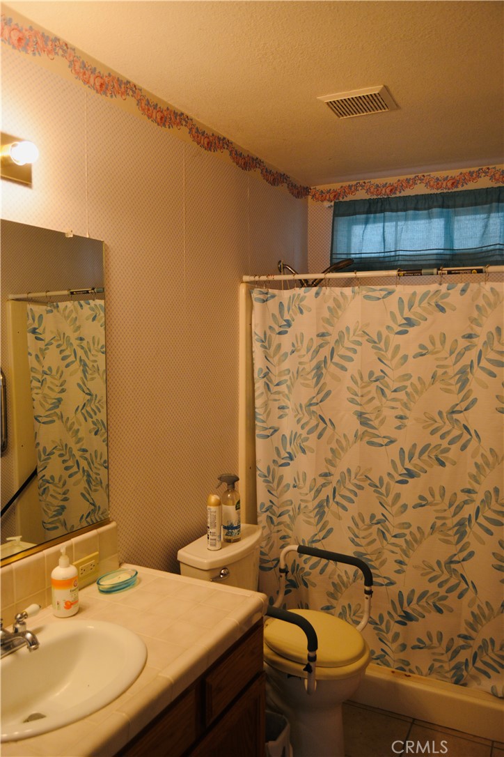 40748 Foxboro Ct, Bass Lake, CA 93604