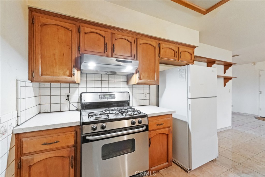 17214 Crescent Dr, Madera, CA 93638