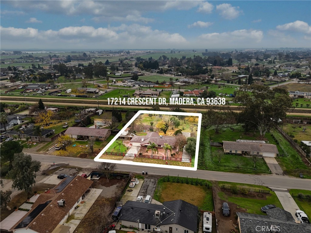 17214 Crescent Dr, Madera, CA 93638