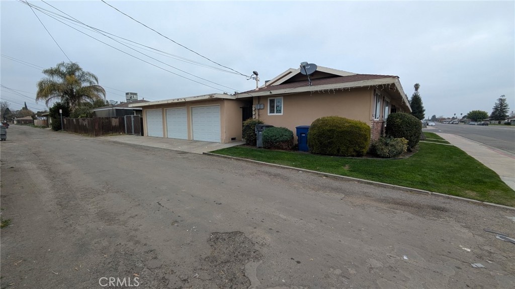 3115 E Clinton, Fresno, CA 93703