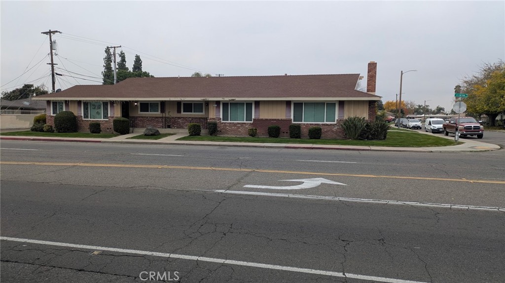 3115 E Clinton, Fresno, CA 93703