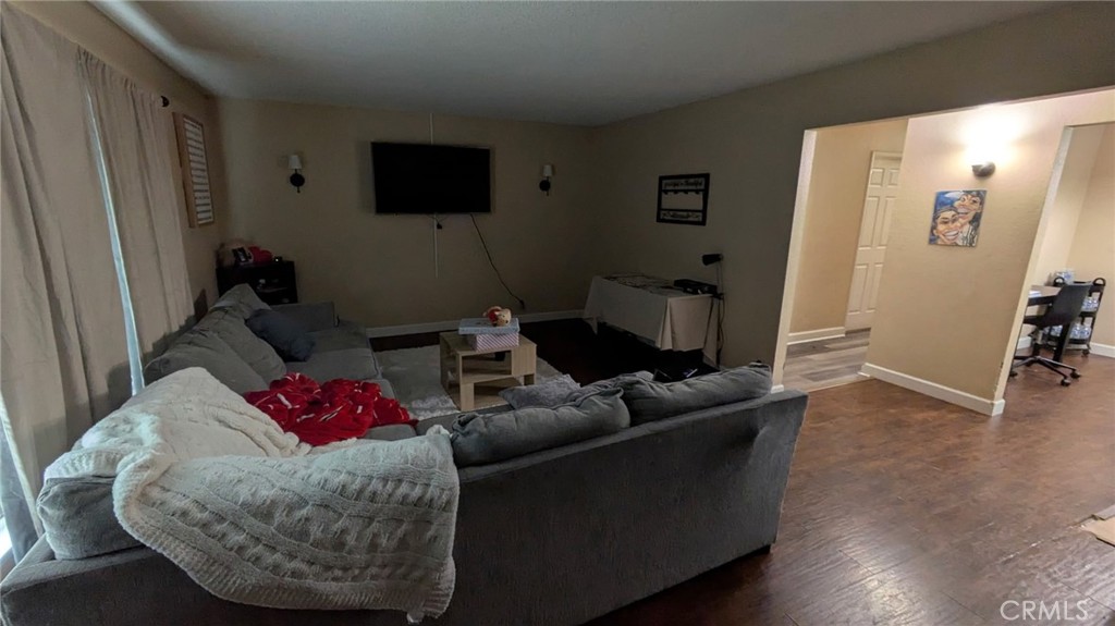 3115 E Clinton, Fresno, CA 93703