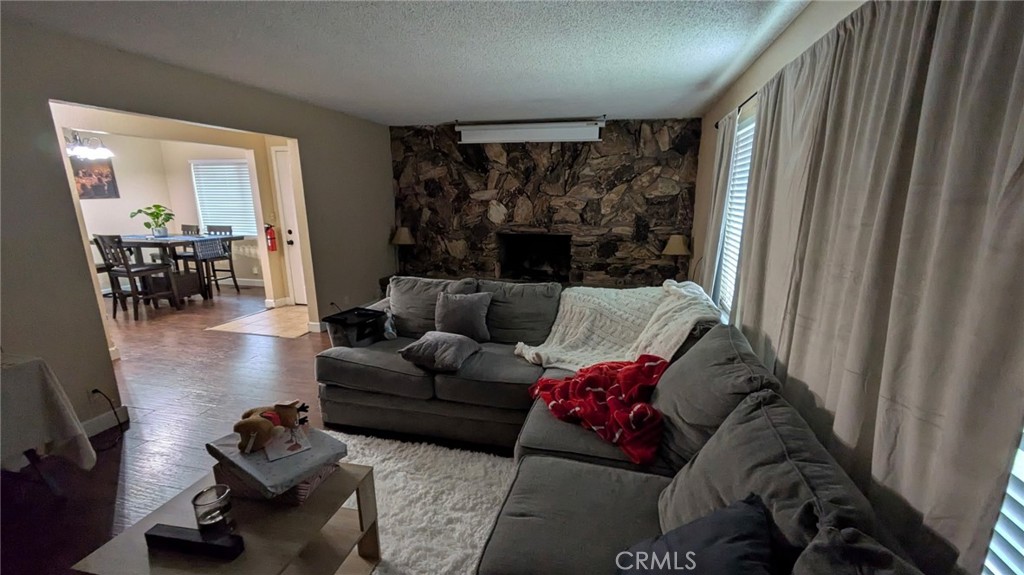 3115 E Clinton, Fresno, CA 93703