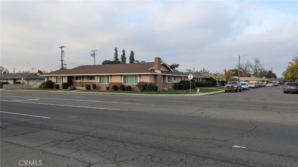 3115 E Clinton, Fresno, CA 93703