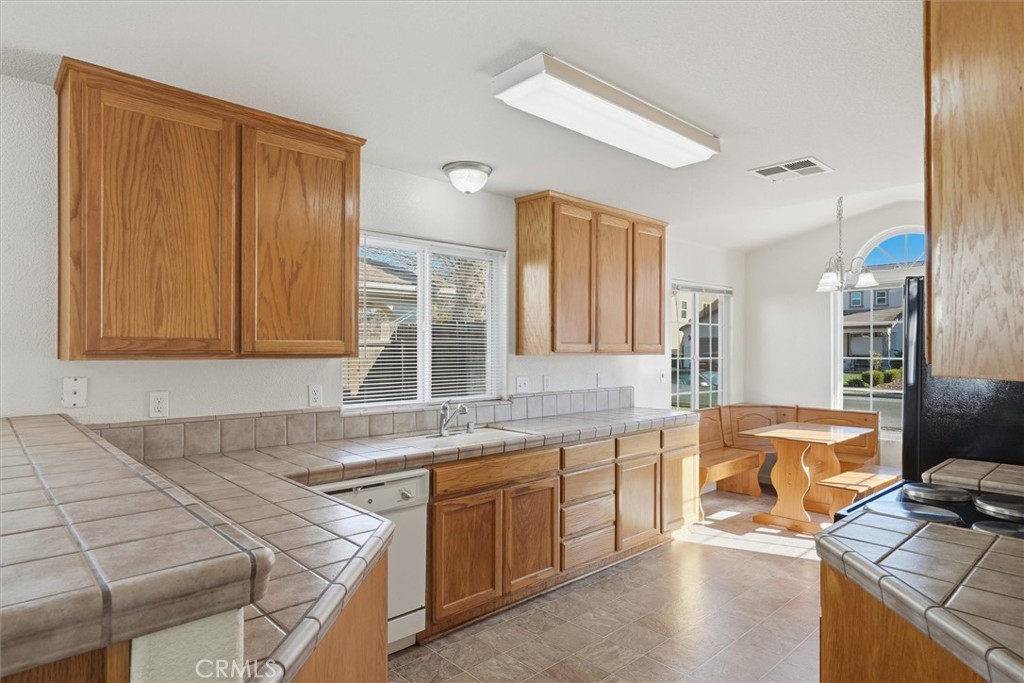 988 Monterey, Madera, CA 93637