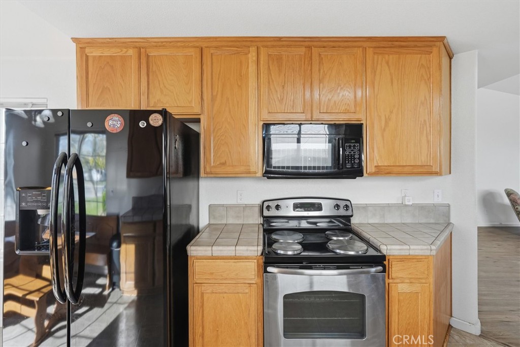 988 Monterey, Madera, CA 93637