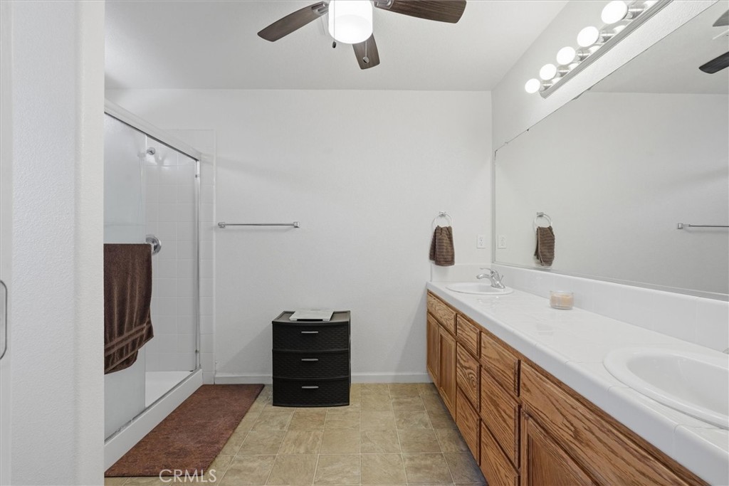 988 Monterey, Madera, CA 93637