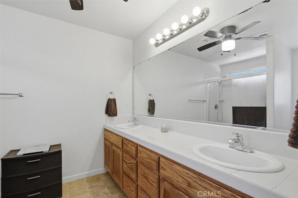 988 Monterey, Madera, CA 93637