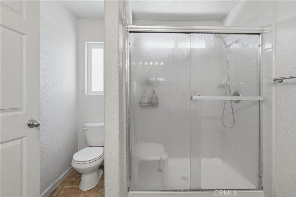 988 Monterey, Madera, CA 93637