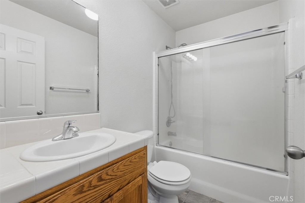 988 Monterey, Madera, CA 93637