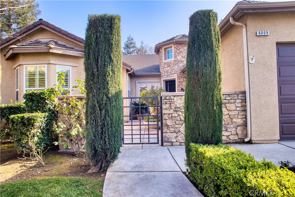 6009 W Goux, Fresno, CA 93722