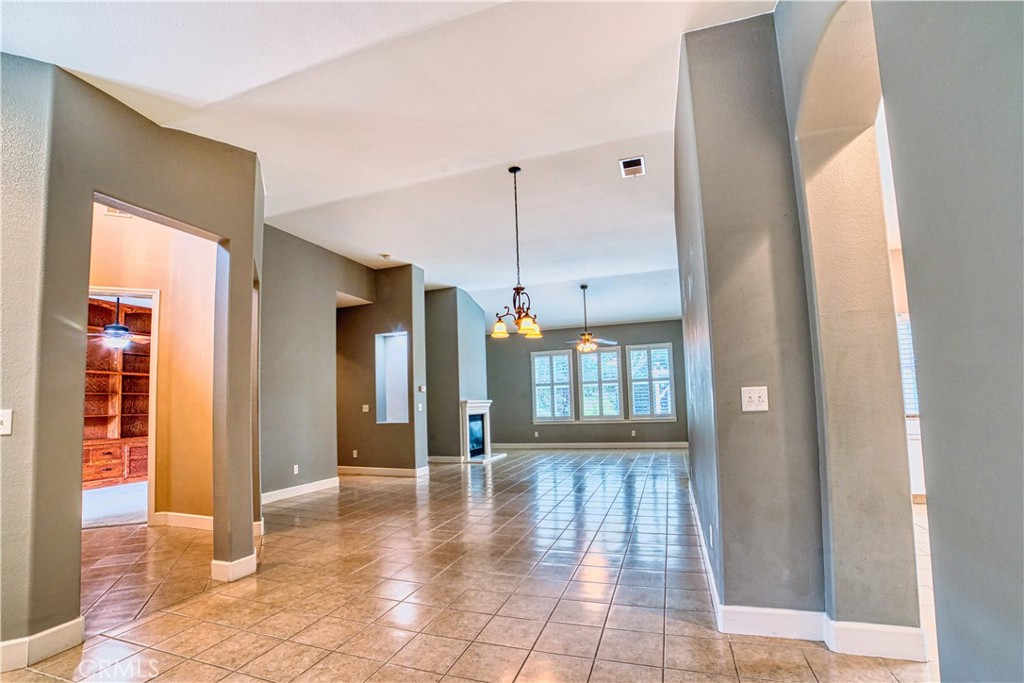 6009 W Goux, Fresno, CA 93722