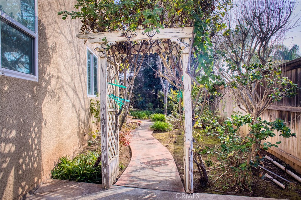 6009 W Goux, Fresno, CA 93722