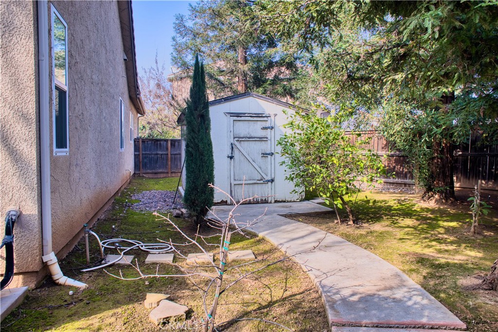 6009 W Goux, Fresno, CA 93722