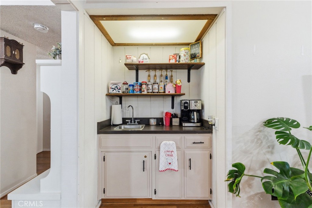 6479 N Blosser, Fresno, CA 93711