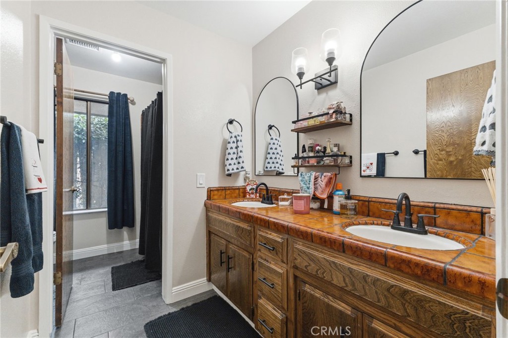 6479 N Blosser, Fresno, CA 93711