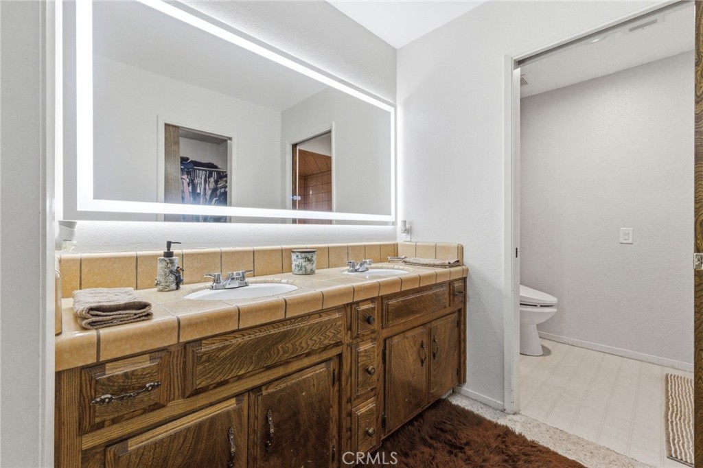 6479 N Blosser, Fresno, CA 93711