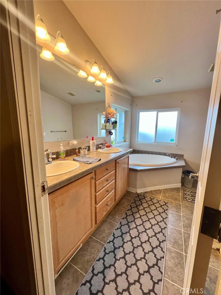 3138 W Dakota Ave #194, Fresno, CA 93722