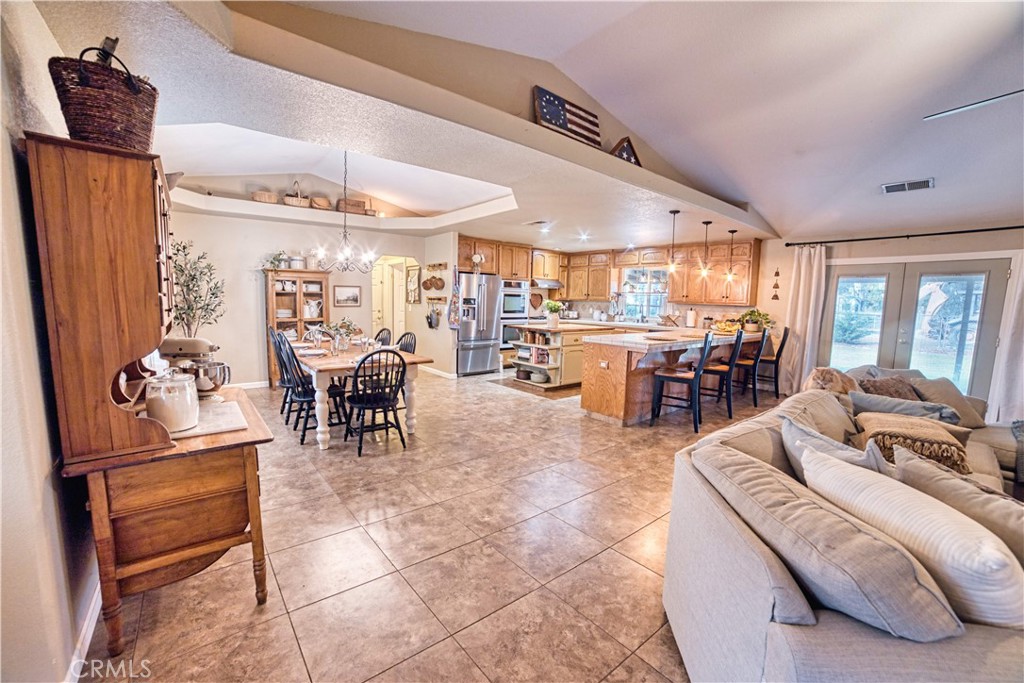 22052 Melrose Ct, Madera, CA 93638