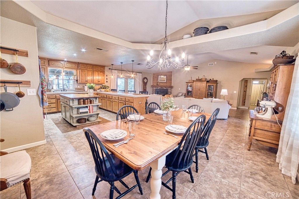 22052 Melrose Ct, Madera, CA 93638