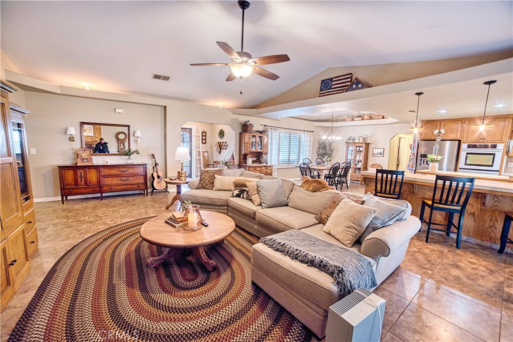 22052 Melrose Ct, Madera, CA 93638