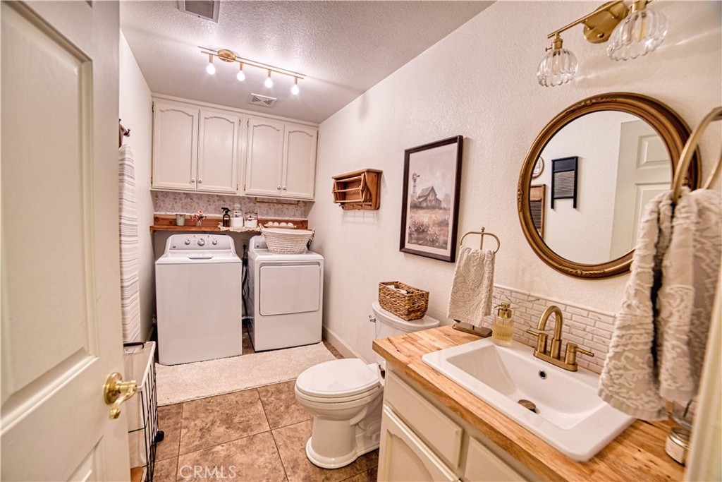 22052 Melrose Ct, Madera, CA 93638