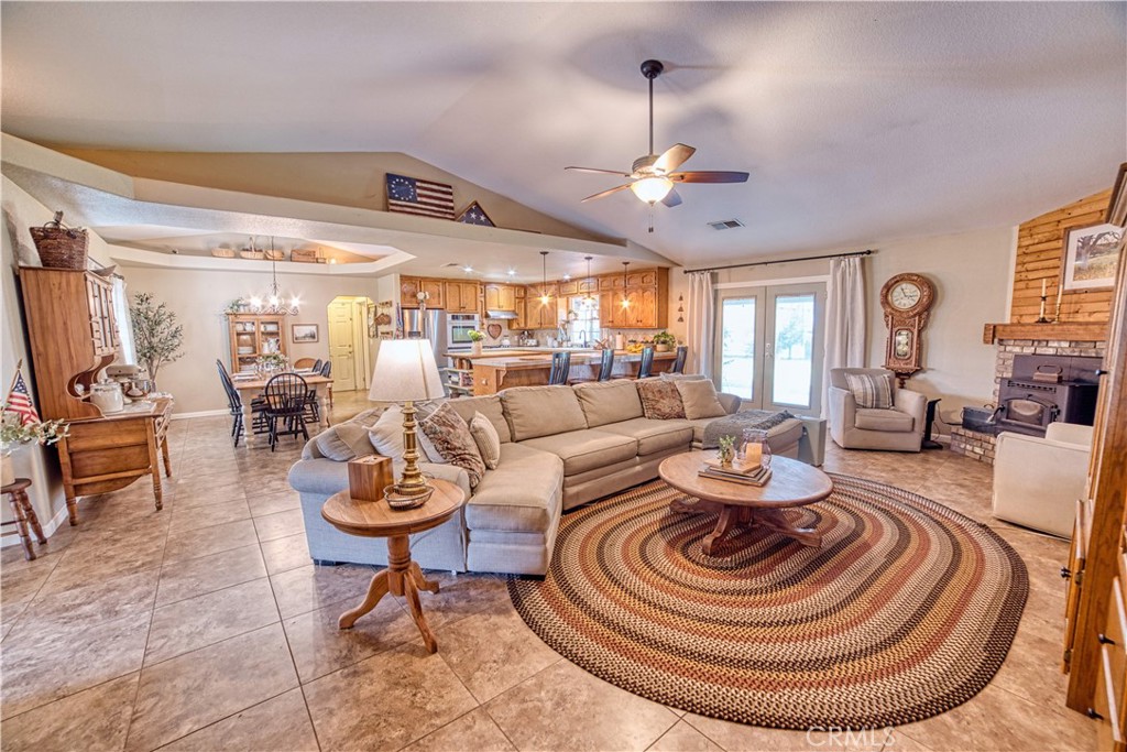 22052 Melrose Ct, Madera, CA 93638