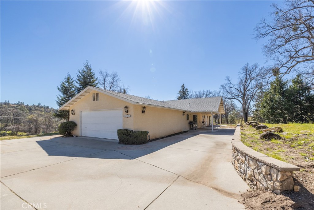 50174 Road 620, Oakhurst, CA 93644