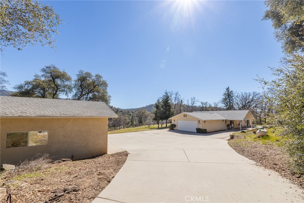 50174 Road 620, Oakhurst, CA 93644