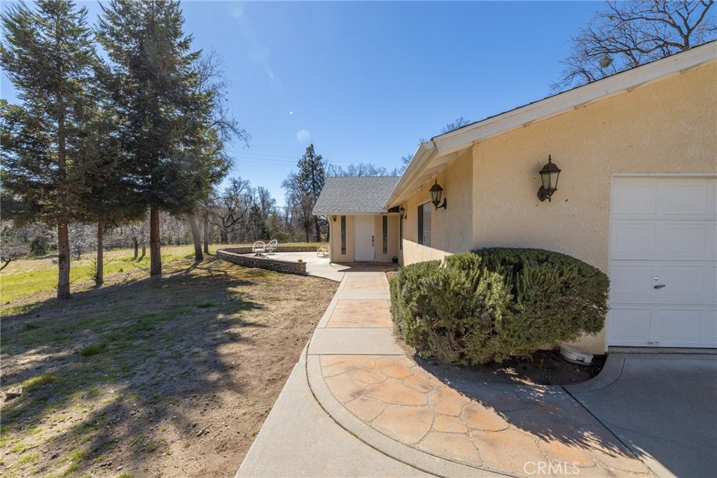 50174 Road 620, Oakhurst, CA 93644