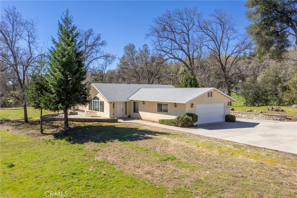 50174 Road 620, Oakhurst, CA 93644
