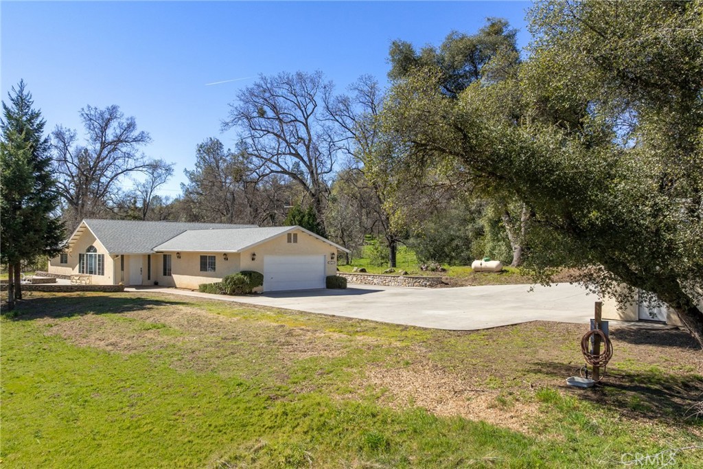 50174 Road 620, Oakhurst, CA 93644