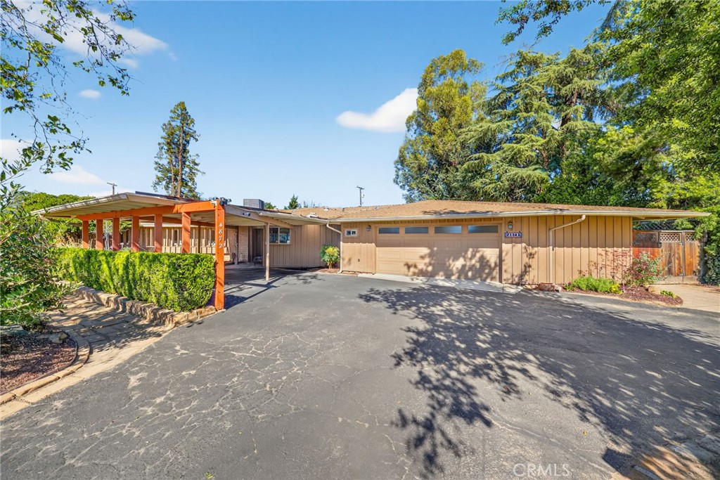 4872 N Arcade, Fresno, CA 93704