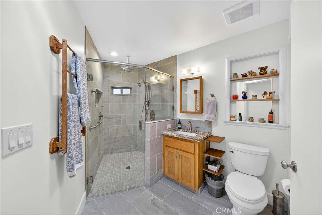 4872 N Arcade, Fresno, CA 93704