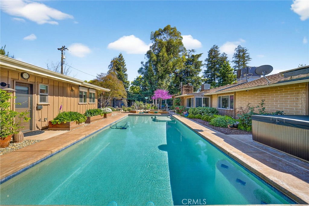 4872 N Arcade, Fresno, CA 93704