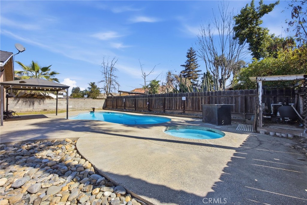 840 Holiday Way, Chowchilla, CA 93610