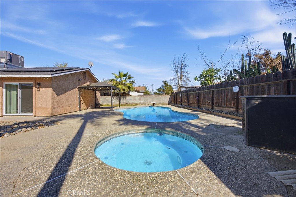 840 Holiday Way, Chowchilla, CA 93610