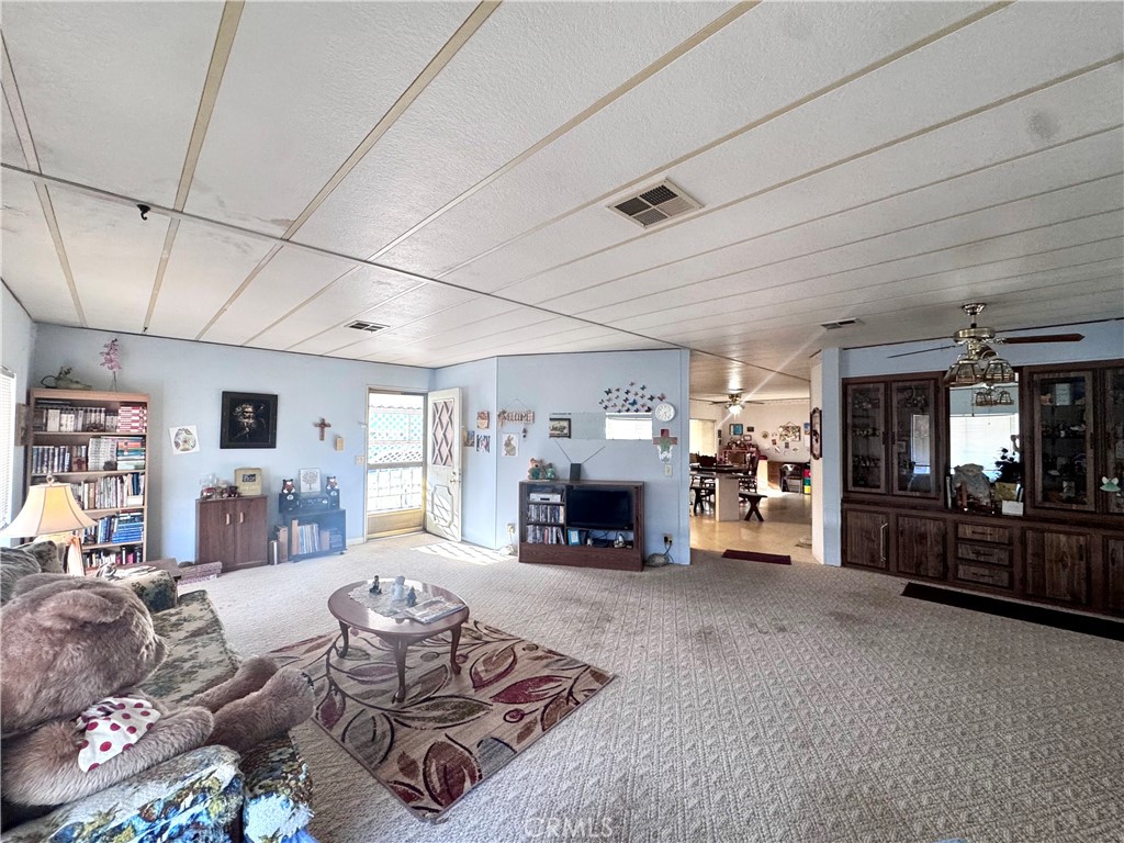 1218 Cleveland Ave #152, Madera, CA 93638