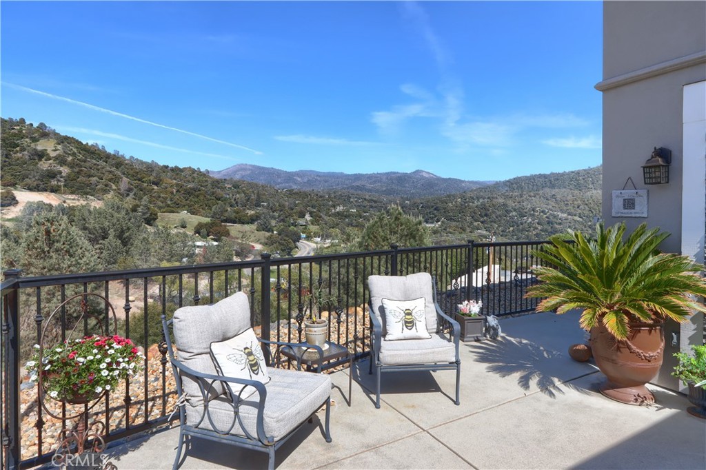 42038 Empty Creek, Oakhurst, CA 93644