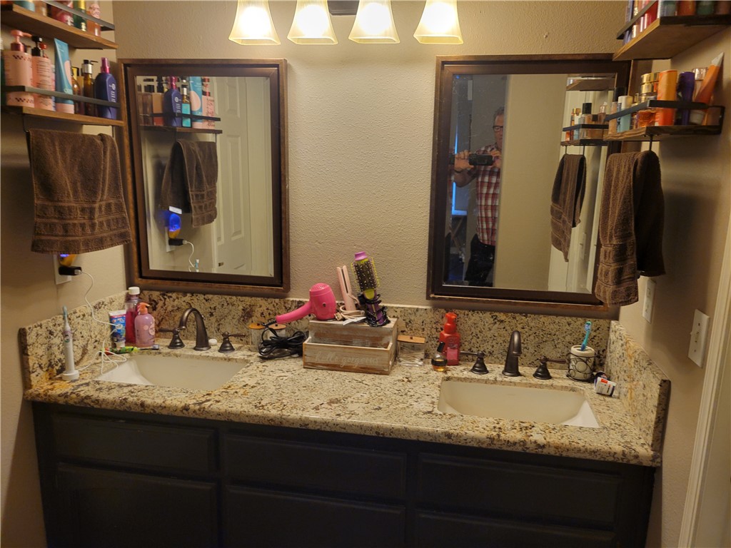 3188 Winter Way, Madera, CA 93637